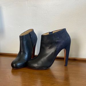 Badgley Mischka high heel booties, navy blue, Womens size 8.5 M